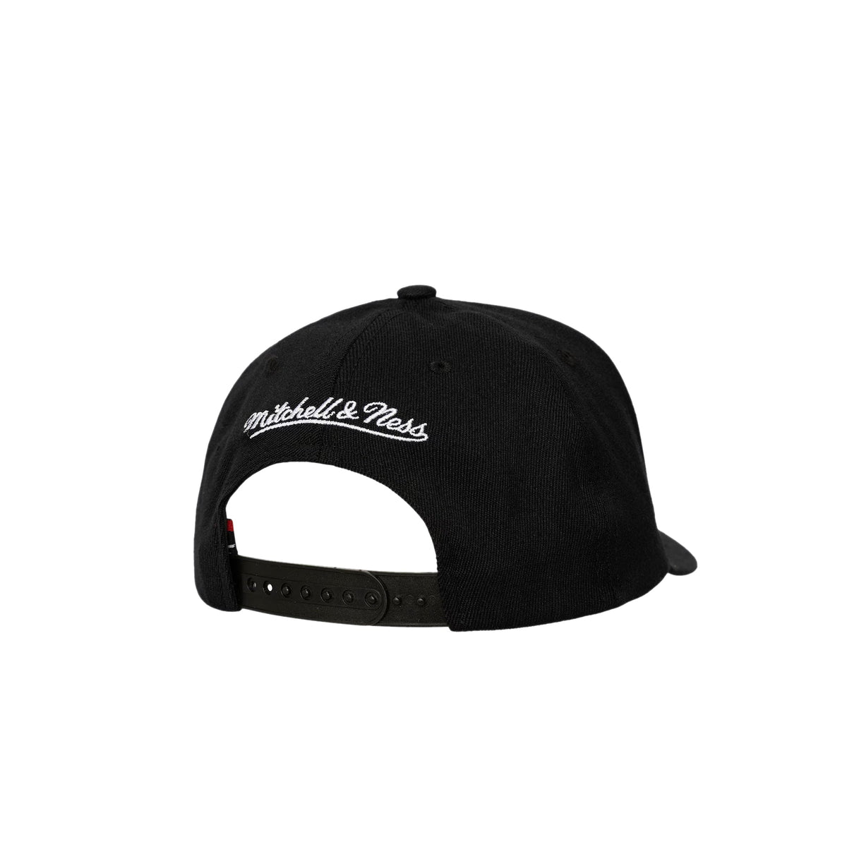 NBA CHAMPIONS TROPHY STRETCH NEW YORK KNICKS SNAPBACK