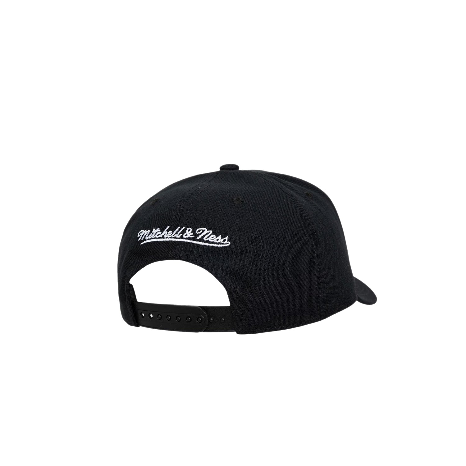 NBA CHAMPIONS TROPHY STRETCH NEW YORK KNICKS SNAPBACK
